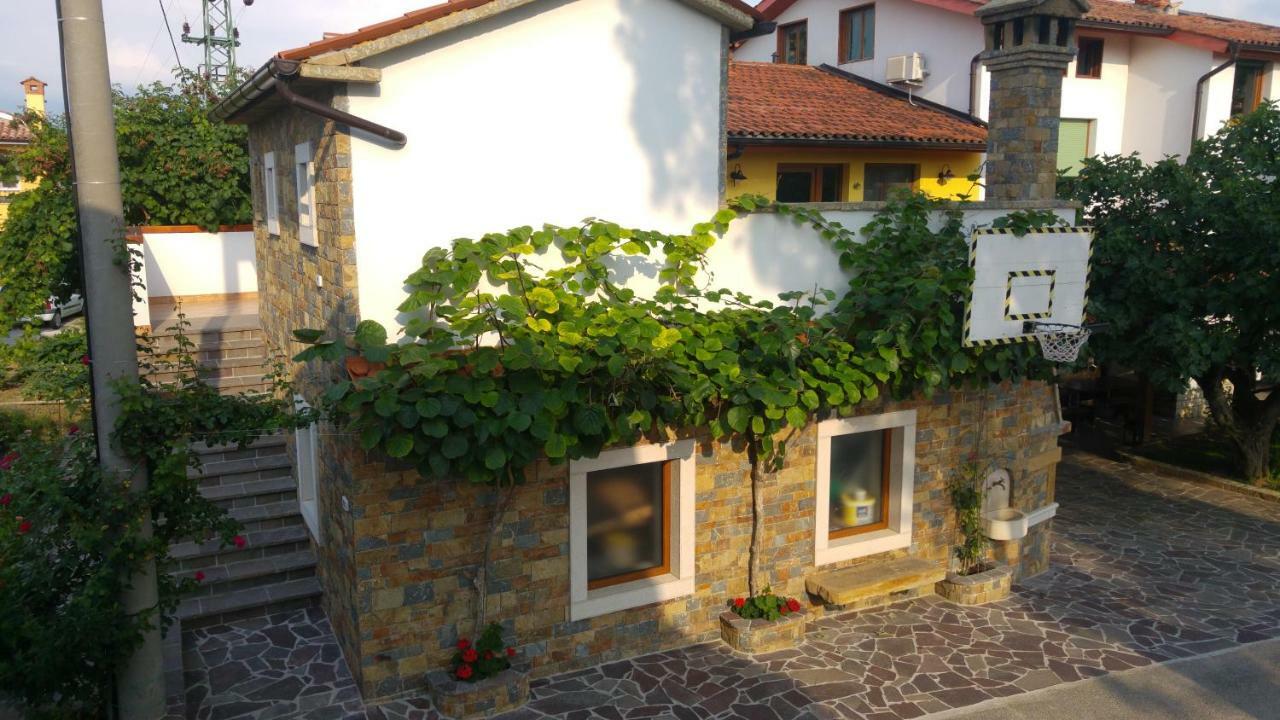 Kmetija Jogan, Wines & Apartments Pobegi Ngoại thất bức ảnh